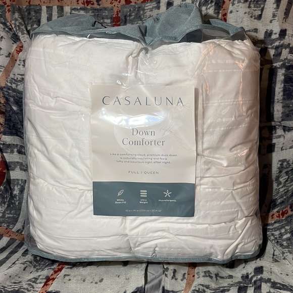 Casaluna Full/Queen Ultra Weight Premium Down Comforter/Duvet insert - Picture 4 of 6